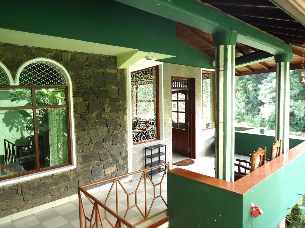 Green Woods Guest Kandy Bagian luar foto