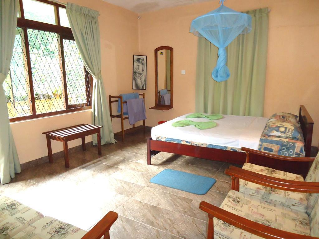 Green Woods Guest Kandy Ruang foto