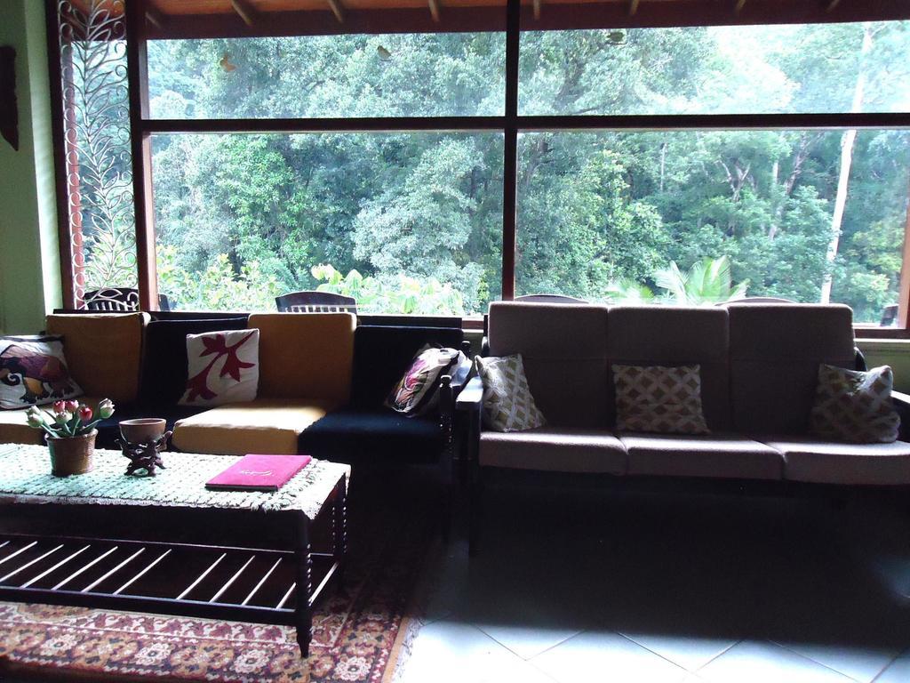 Green Woods Guest Kandy Bagian luar foto