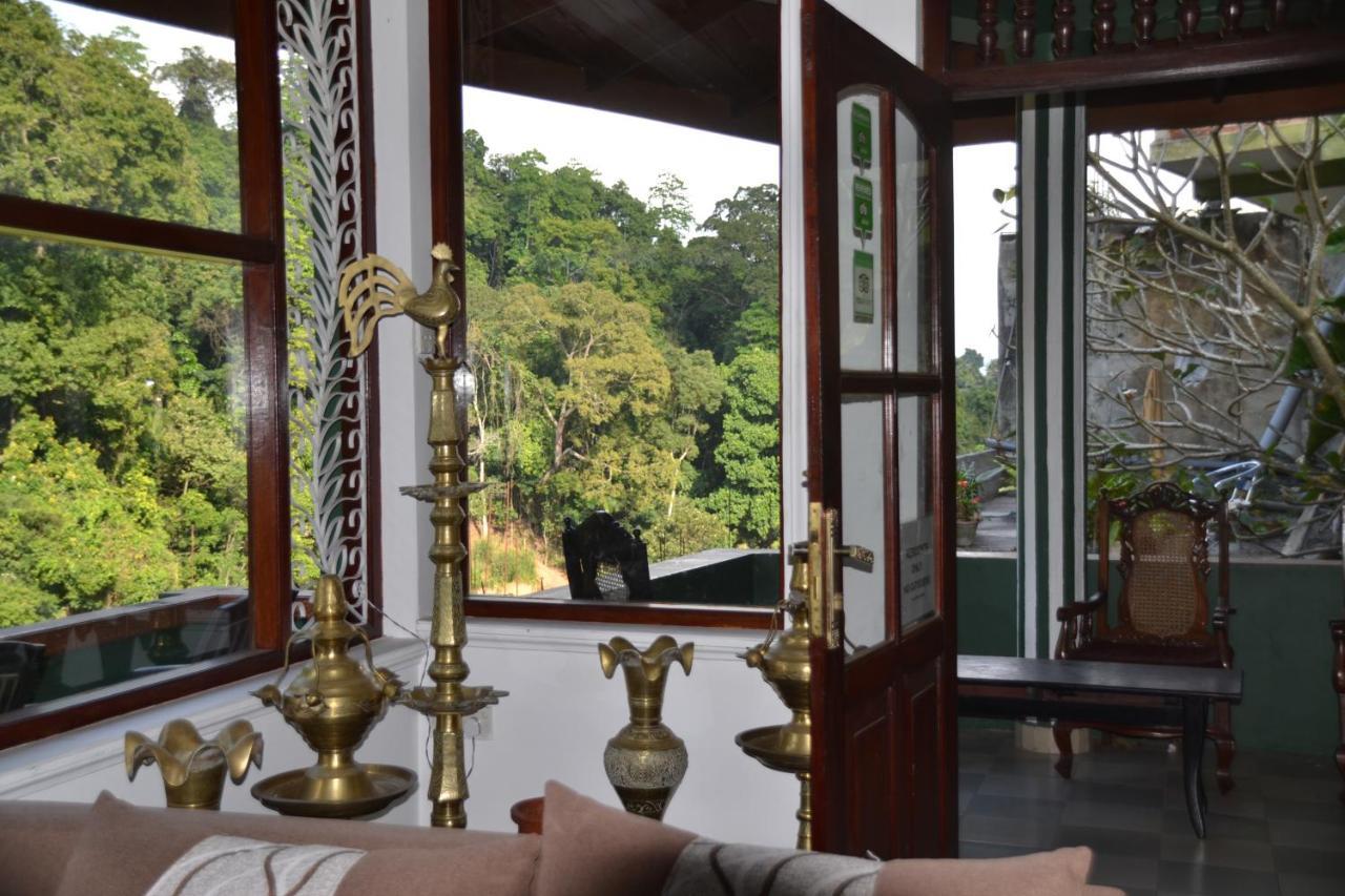 Green Woods Guest Kandy Bagian luar foto