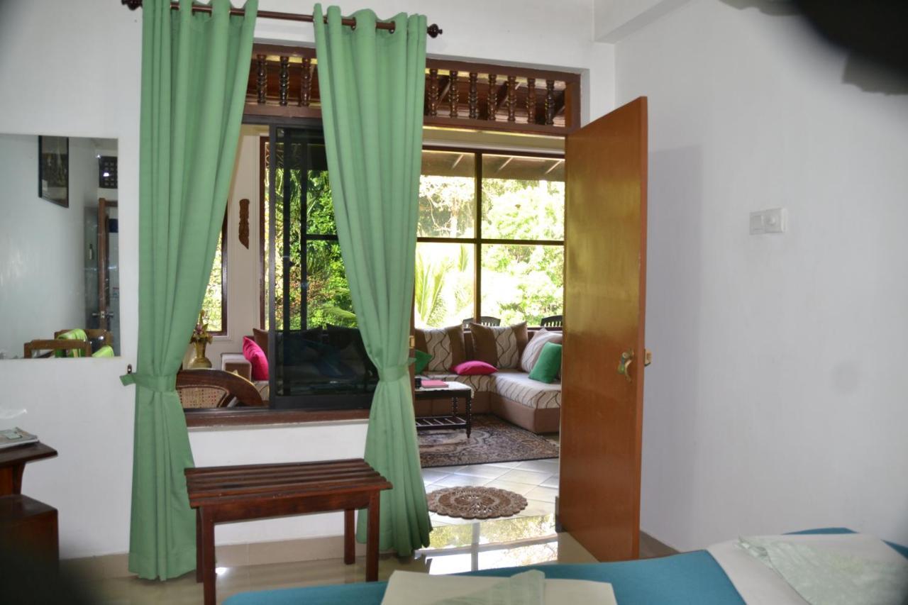 Green Woods Guest Kandy Bagian luar foto
