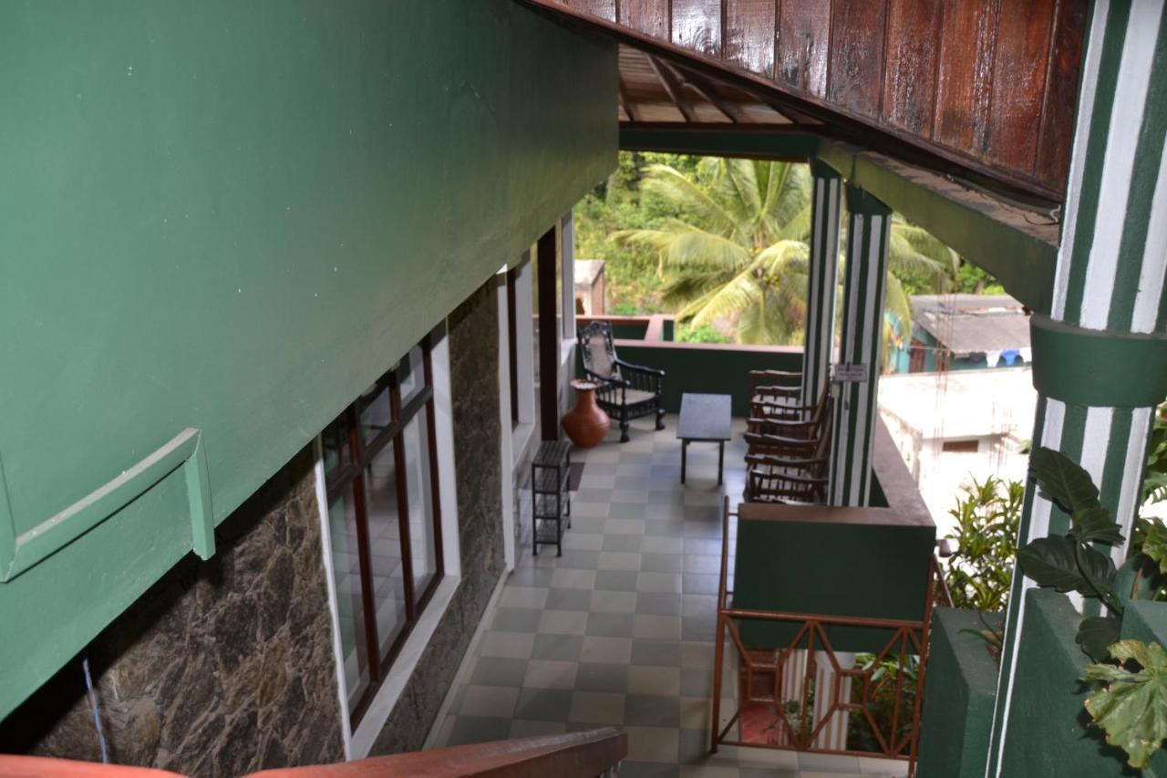 Green Woods Guest Kandy Bagian luar foto
